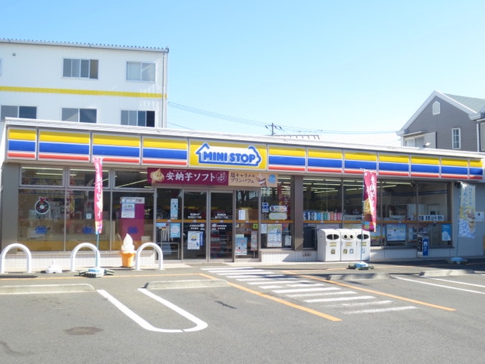 ミニストップ 藤沢石川1丁目店(コンビニ)まで146m カジヤマグラスワン