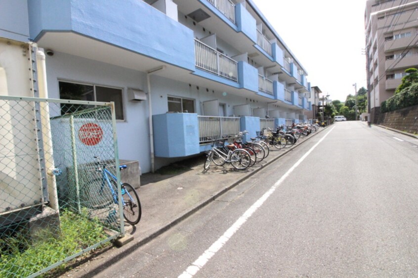 駐輪場 ウエストウッド
