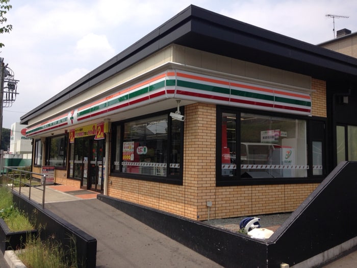 セブンイレブン 横浜戸塚名瀬町店(コンビニ)まで249m メゾン関口