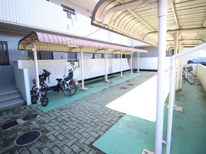 駐輪場 フローラコート