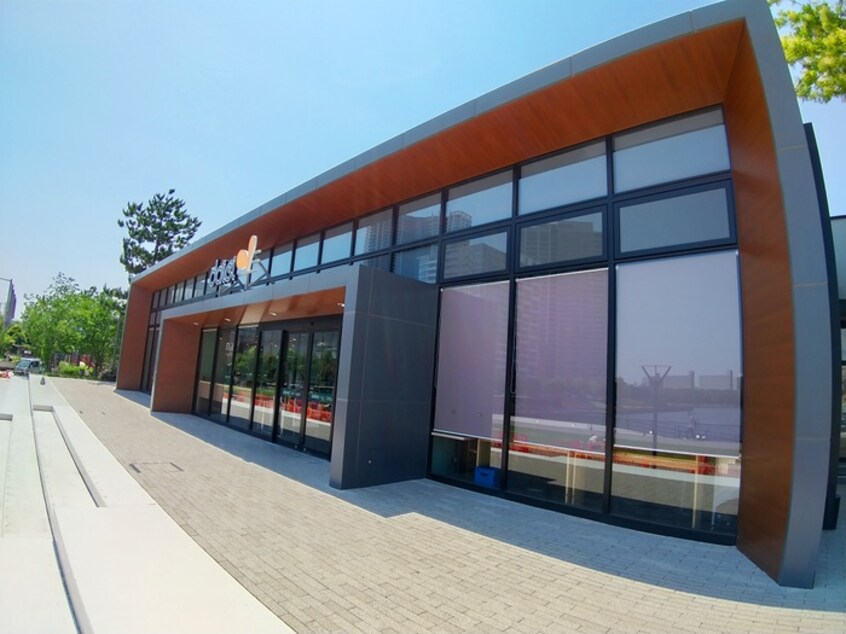 ダイエー(スーパー)まで220m パークアクシス豊洲キャナル