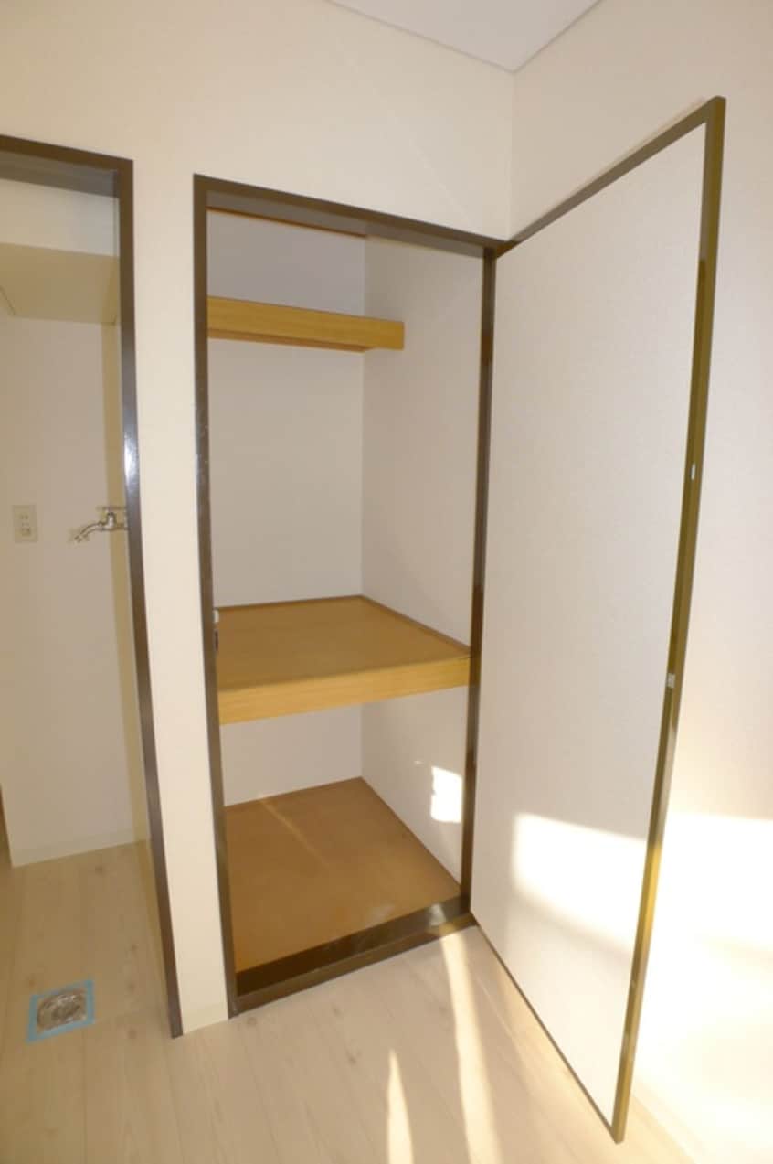 収納 エムブレムアルファ