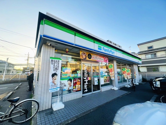 ファミリーマート(コンビニ)まで110m ペルル穴川