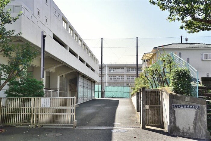 岩崎中学校(中学校/中等教育学校)まで350m 岩崎コーポ
