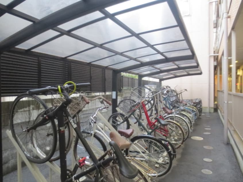 駐輪場 アンプル－ルフェ－ル宮内