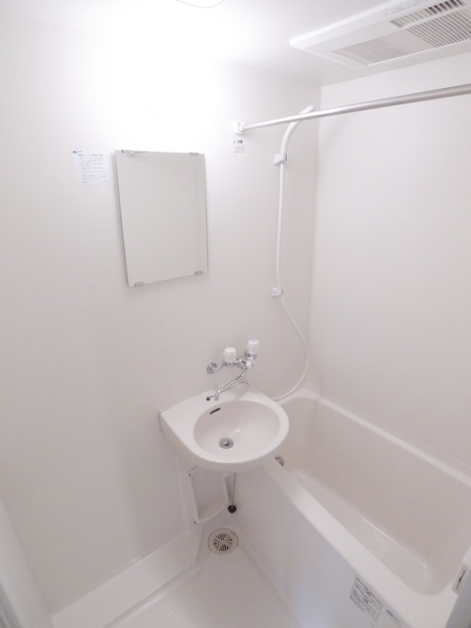 バス／シャワールーム等 新田町小川マンション