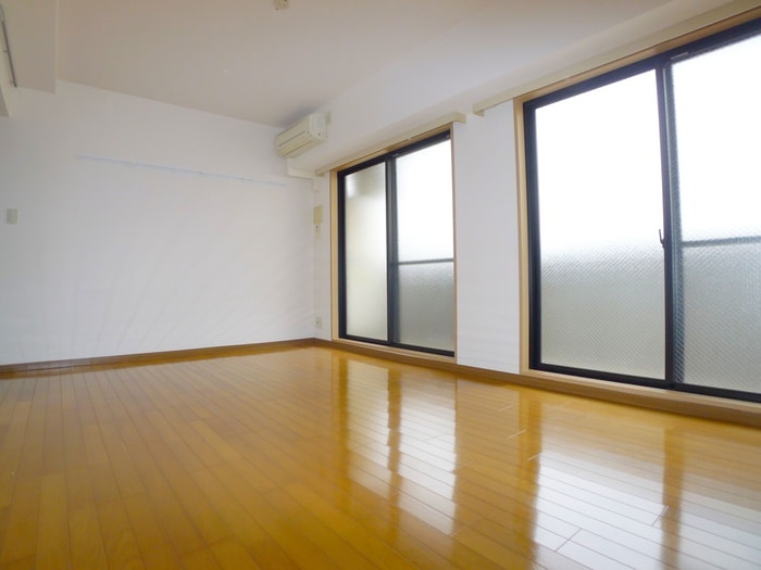 居室 新田町小川マンション