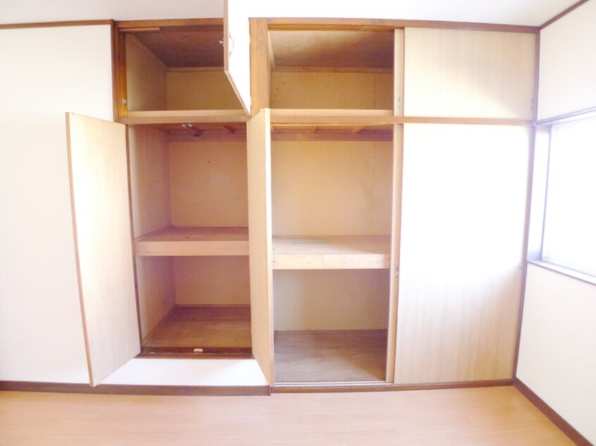 収納 メゾネット新井第2