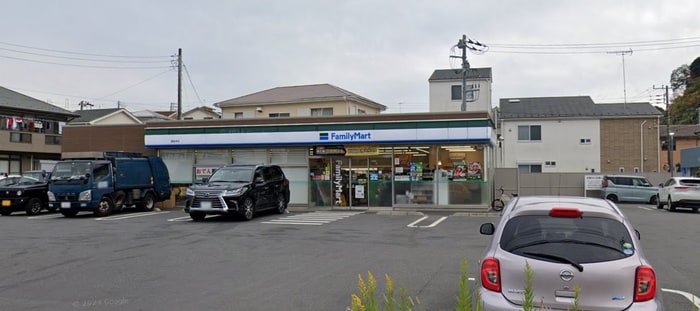 ファミリーマート鎌倉津店(コンビニ)まで270m ツインウッド