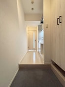 玄関 ﾗｲｵﾝｽﾞﾏﾝｼｮﾝ上野山下（４０２）