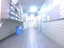 エントランス部分 ﾗｲｵﾝｽﾞﾏﾝｼｮﾝ上野山下（４０２）