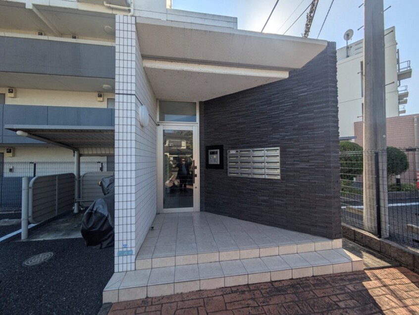 エントランス部分 オネスティ－ユ－セレノ