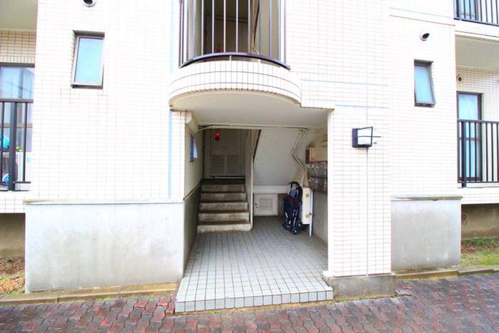 エントランス部分 ファミール・メゾン