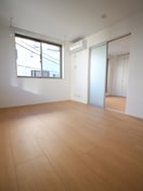 居室 ファヴォ－レ三軒茶屋