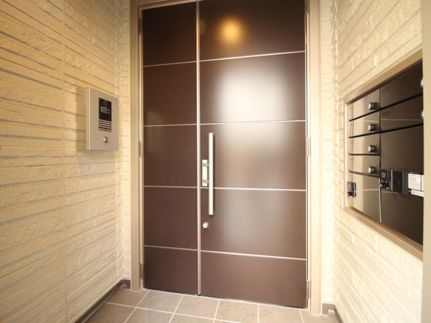 エントランス部分 ファヴォ－レ三軒茶屋