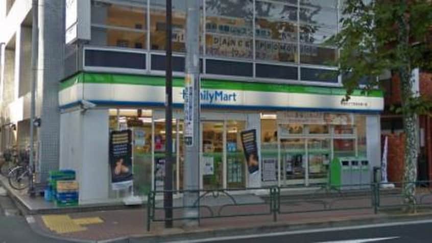 ファミリーマート(コンビニ)まで470m シルバーコート中落合