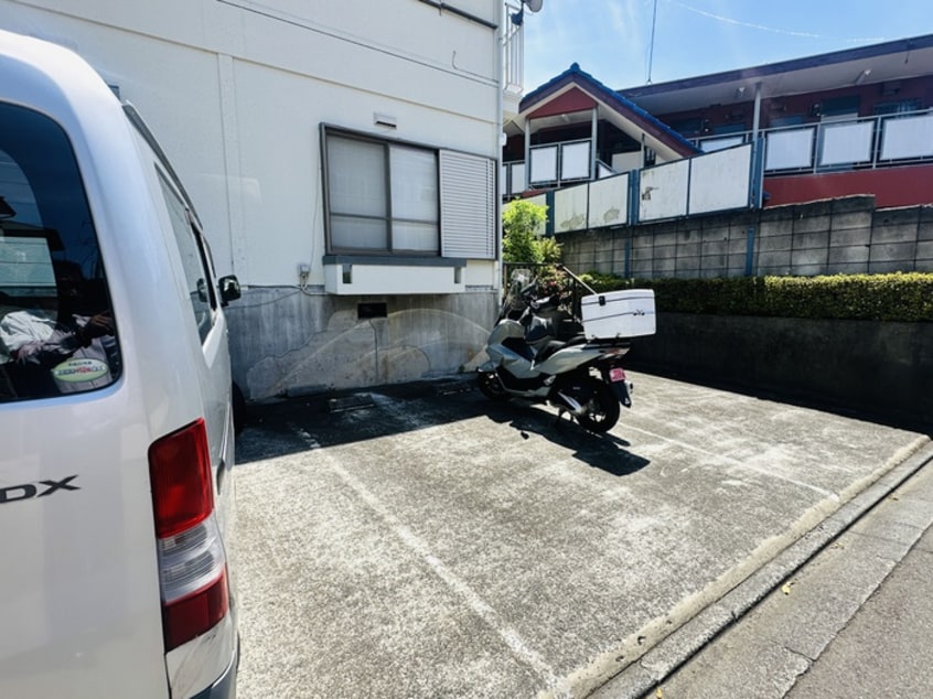 駐車場 メゾン萩
