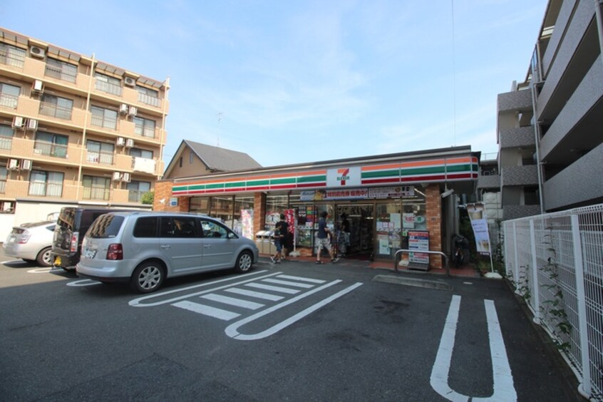 セブンイレブン　座間相武台東店(コンビニ)まで182m サフィール