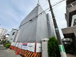 建築中
