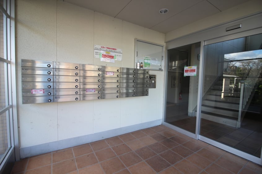 エントランス部分 グリ－ンヒルズ大澤Ｂ