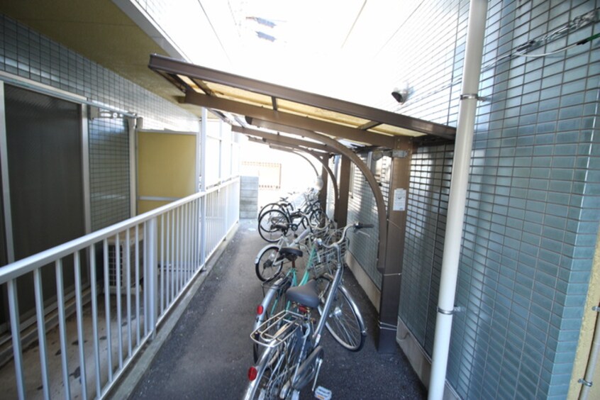 駐輪場 サンパレス