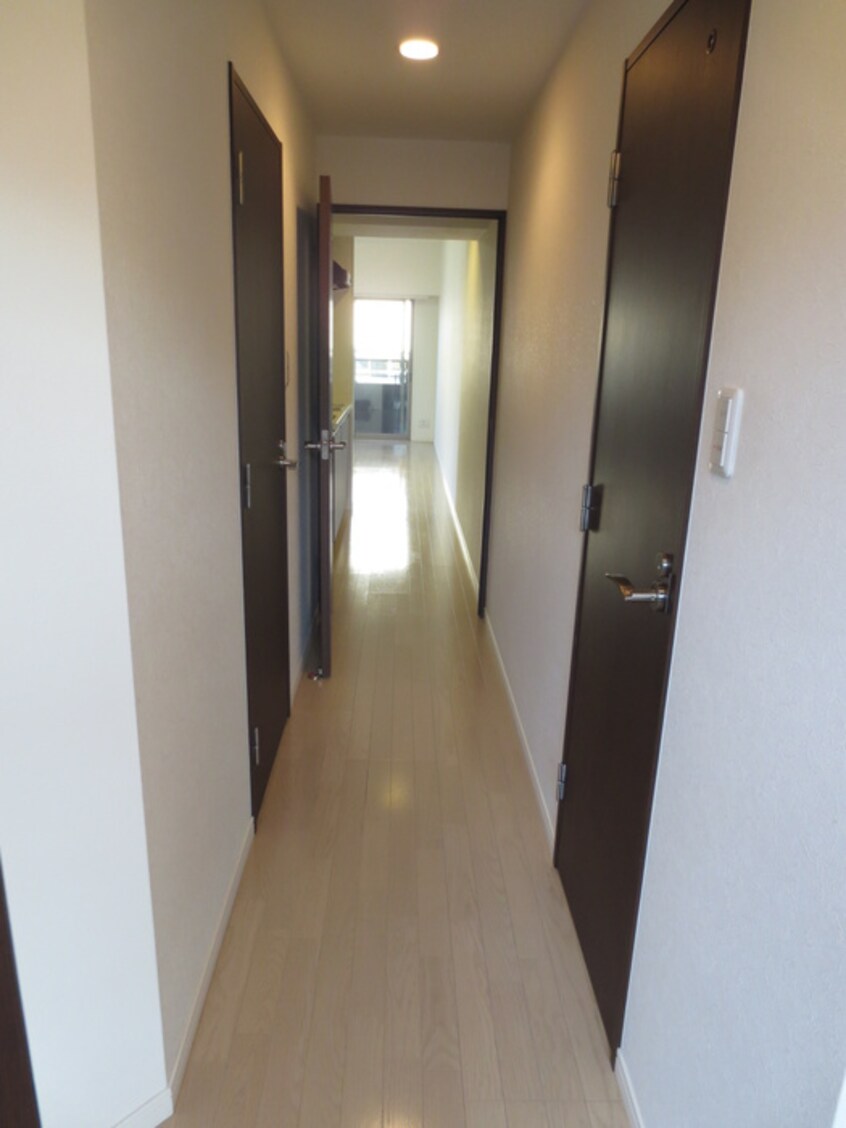 廊下 ラ・ボーン・ヴィ平井