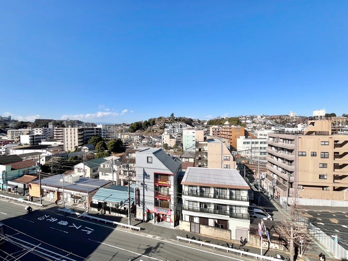 室内からの展望 サングレイス保土ヶ谷駅前(701)