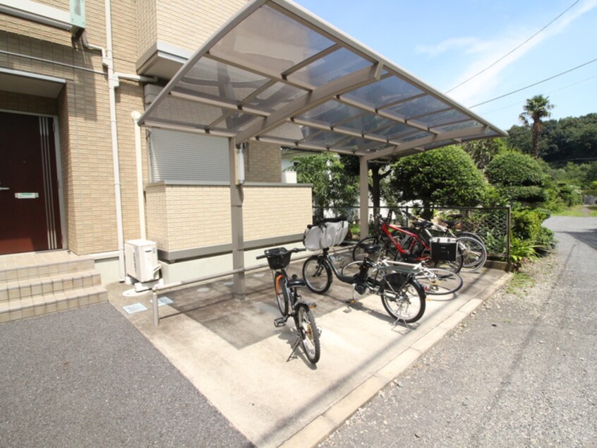 駐輪場 ウィスタリア