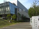 千葉市中央図書館(図書館)まで1220m ヒロ・汐見ヶ丘