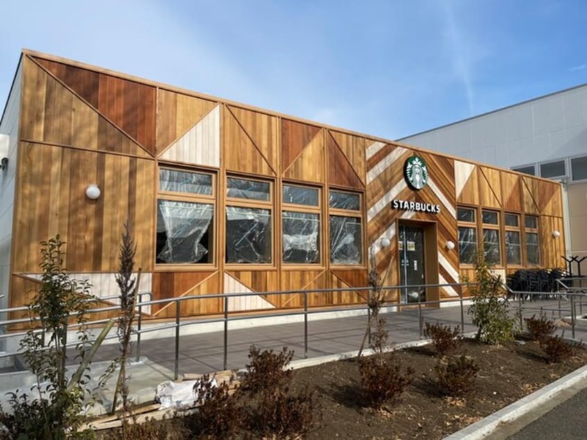 スターバックス 横浜荏田西店(カフェ)まで900m ハロ－モ－リィ