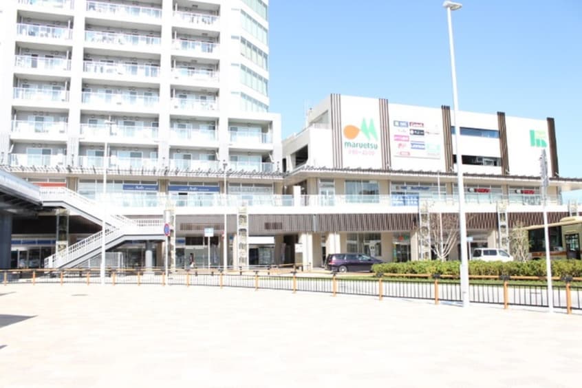 マルエツ 長津田駅前店(スーパー)まで402m ハ－ミットクラブハウス長津田Ｂ