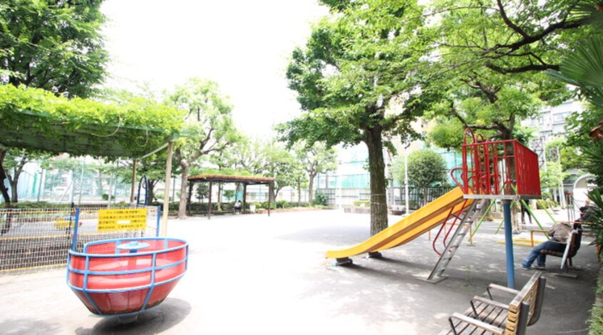物件(公園)まで189m Brilliaist上野稲荷町