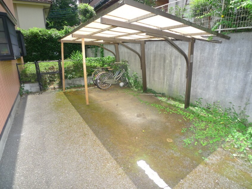駐輪場 エクセレンス椿峰Ａ
