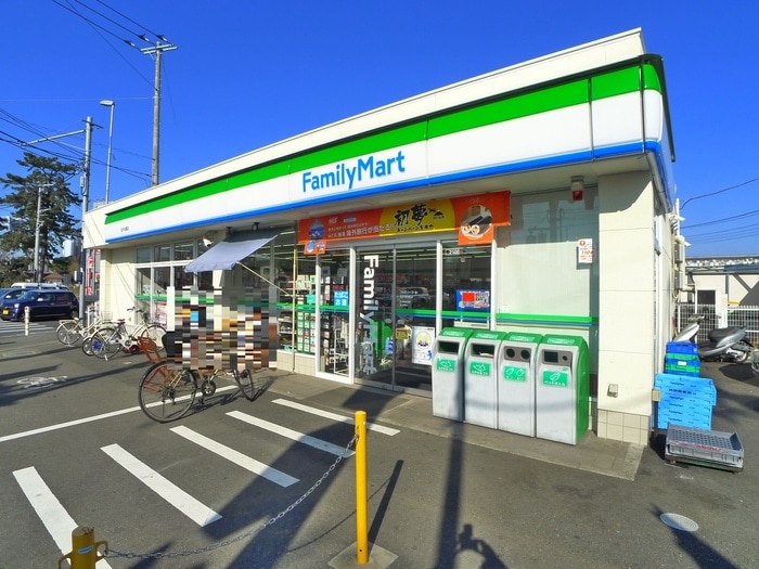ファミリーマート(コンビニ)まで95m キャメル松戸Ⅱ Ａ