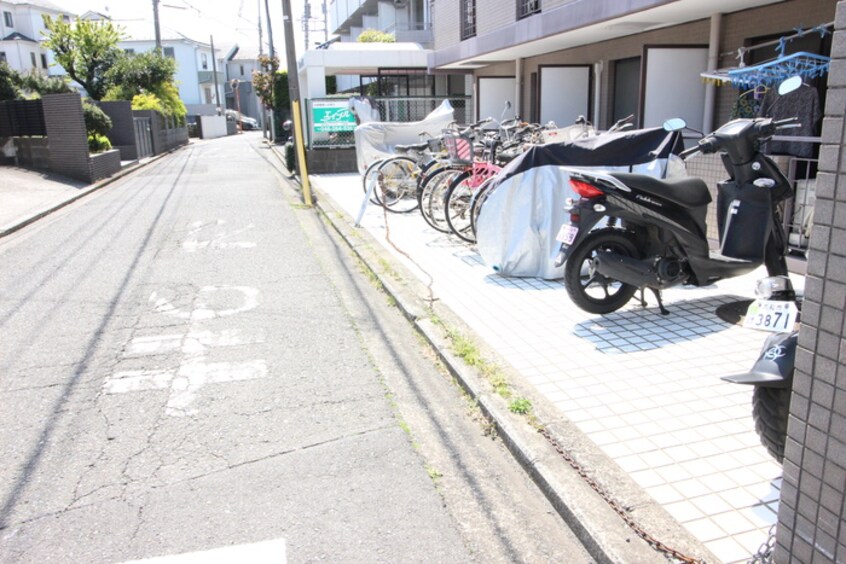 駐輪場 グレイスランド桜ヶ丘