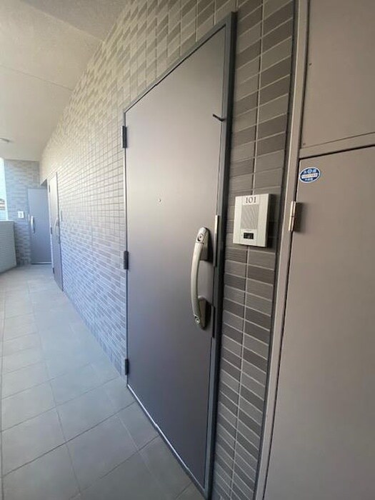 玄関 アルファコート西川口２６