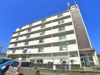 国際パレス