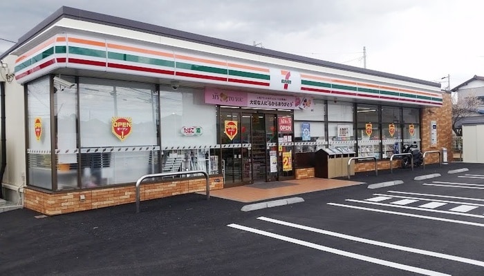 セブンイレブン本鵠沼5丁目店(コンビニ)まで300m ＬＡＩＤＢＡＣＫＴＥＲＲＡＣＥ