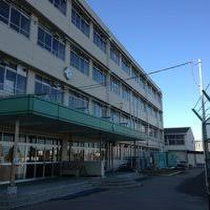 横浜市立中川小学校(小学校)まで704m サンスクエア