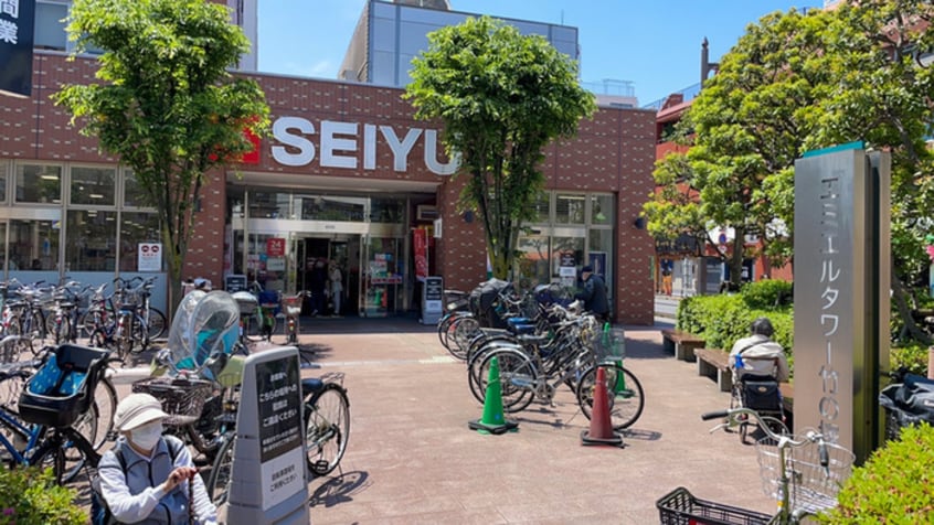 西友(スーパー)まで409m ＹＵＲＩＡ