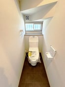 トイレ ドマーニ　C