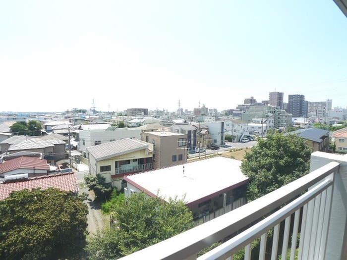 室内からの展望 ロ－ブレ・ヴィラ川越