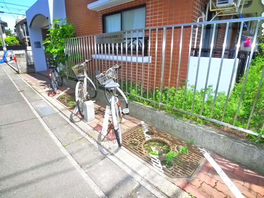 駐輪場 メゾン市川