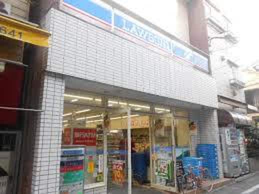 ローソン代田橋駅北口店(コンビニ)まで79m 佐藤コーポ