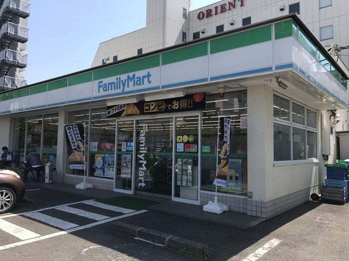 ファミリーマート 河辺駅北口店(コンビニ)まで431m 第三丸吉ビル