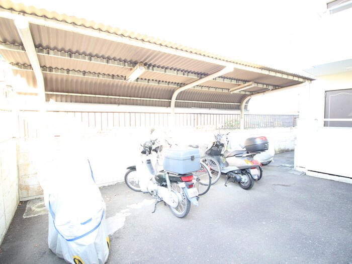 駐輪場 エルニド西生田