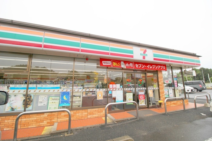 セブンイレブン(コンビニ)まで550m ドリームヒルズⅡ