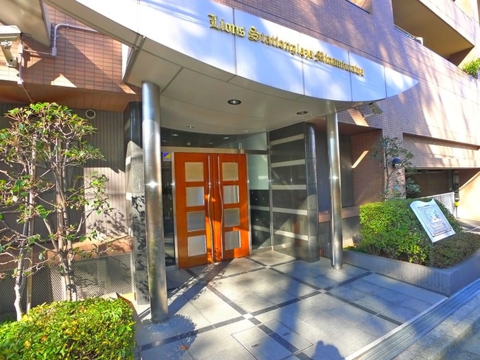 エントランス部分 ﾗｲｵﾝｽﾞｽﾃ-ｼｮﾝﾌﾟﾗｻﾞ南浦和(1402)