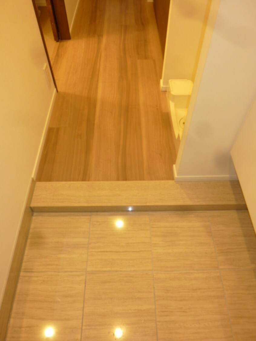 玄関 コンフォリア秋葉原EAST