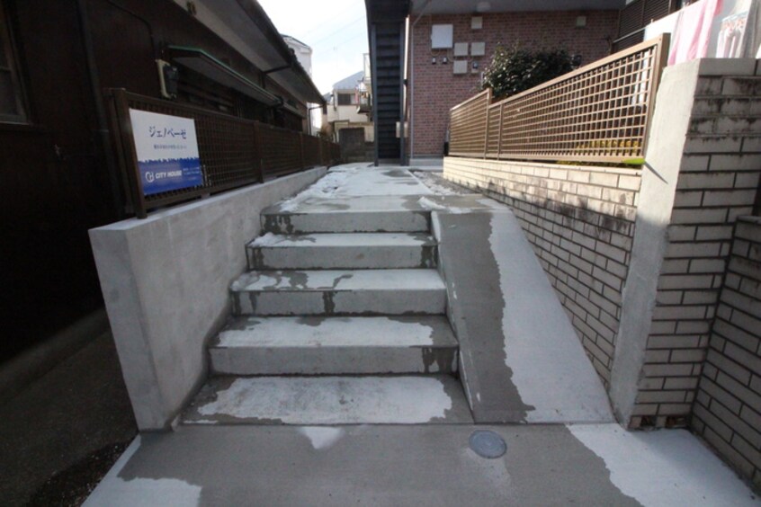 エントランス部分 ジェノベーゼ
